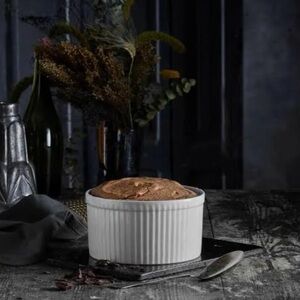 Pillivuyt's traditional deep pleated souffles baking dish